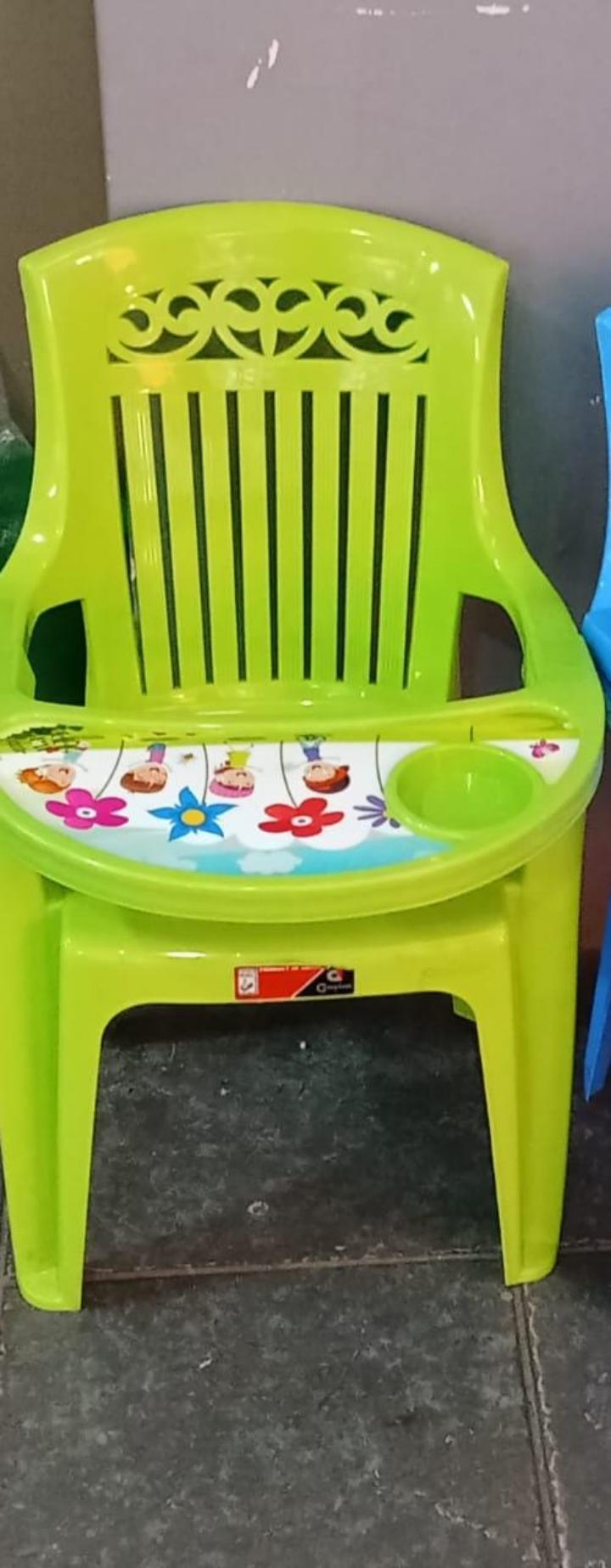 2 in 1 feeding chair,,, comfort and convenience in One!!!!!