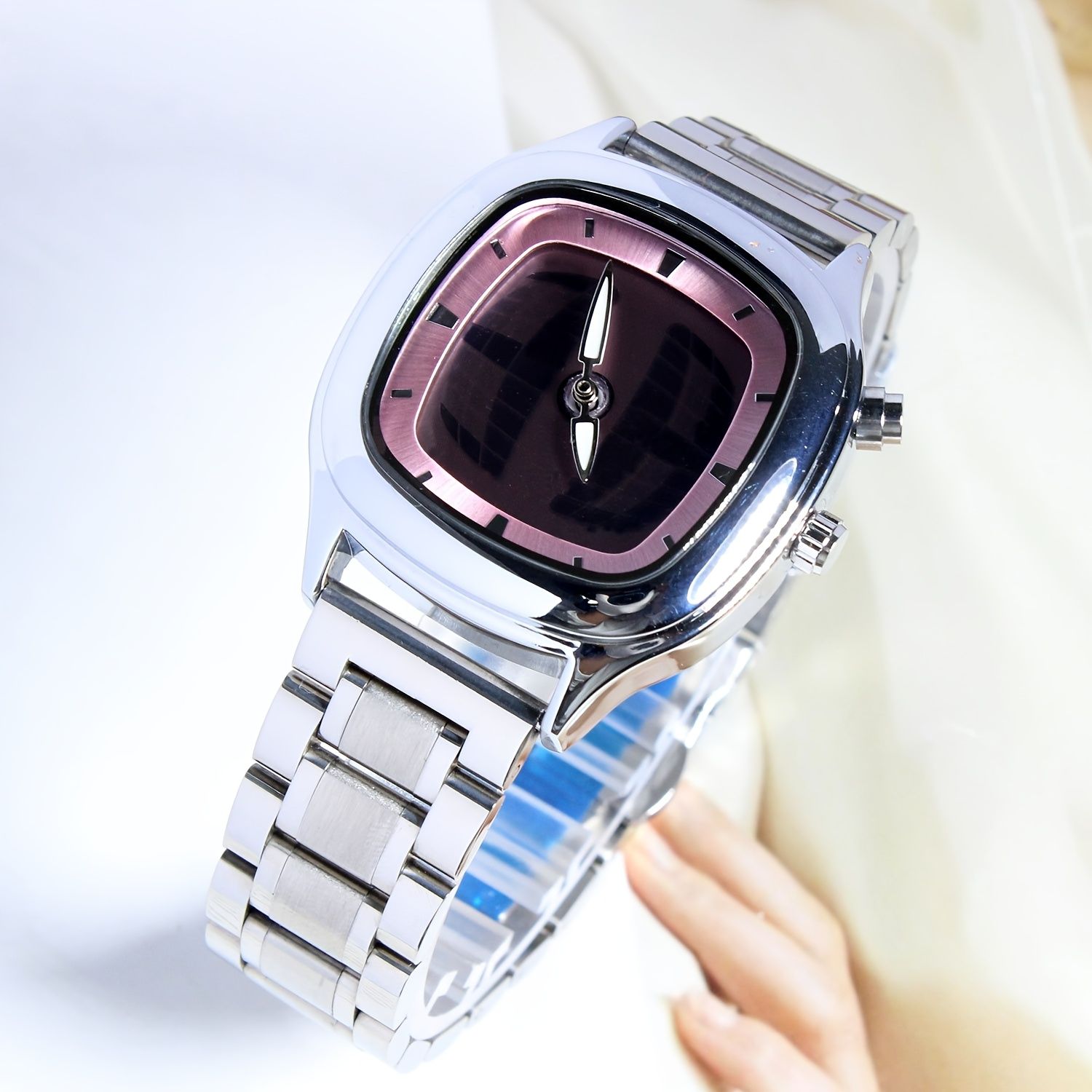 A Unique Alien-shaped Dual-display Quartz Watch, A Men's Trendy And Stylish Golden Watch, Stainless Steel Butterfly Case Square Men's Watch