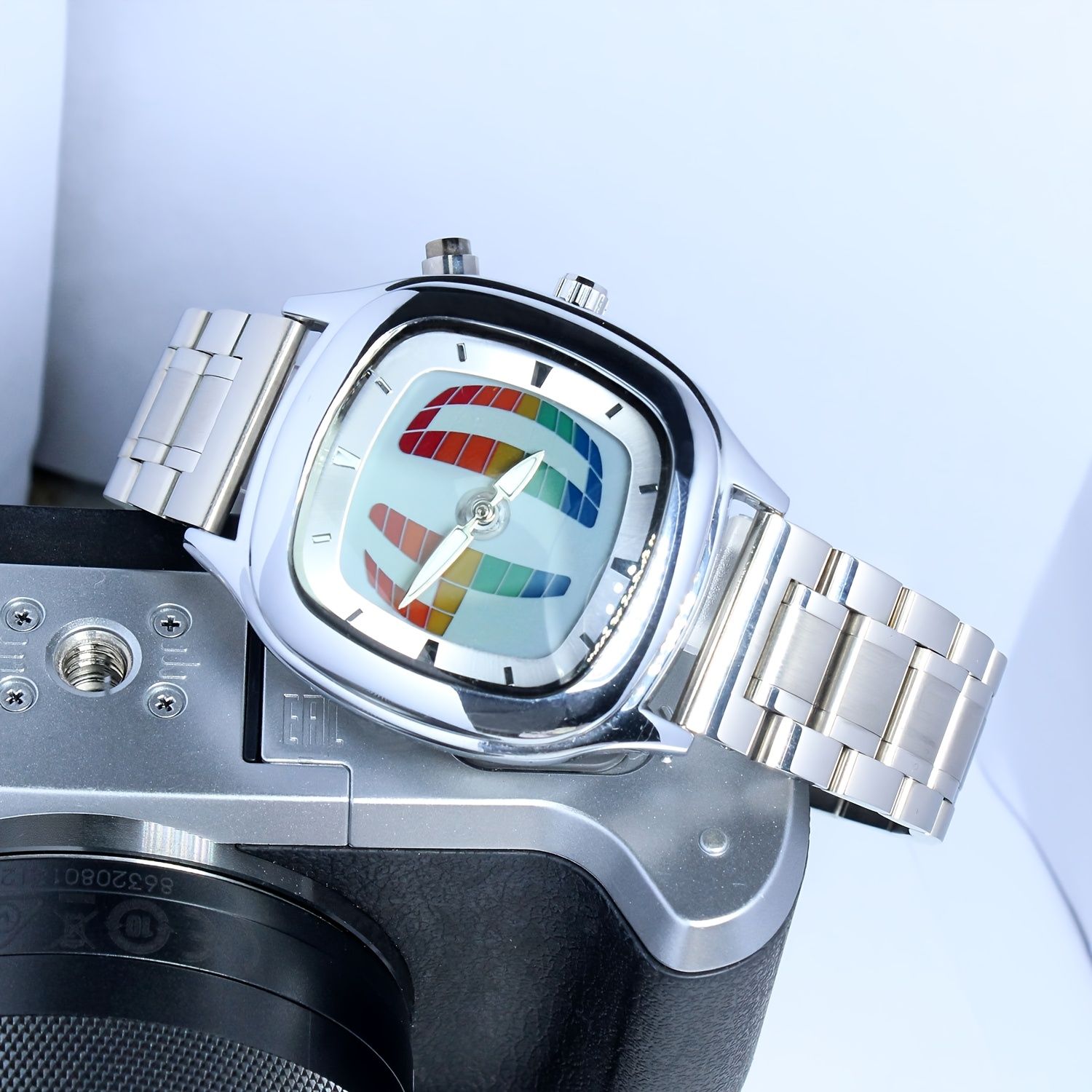 A Unique Alien-shaped Dual-display Quartz Watch, A Men's Trendy And Stylish Golden Watch, Stainless Steel Butterfly Case Square Men's Watch