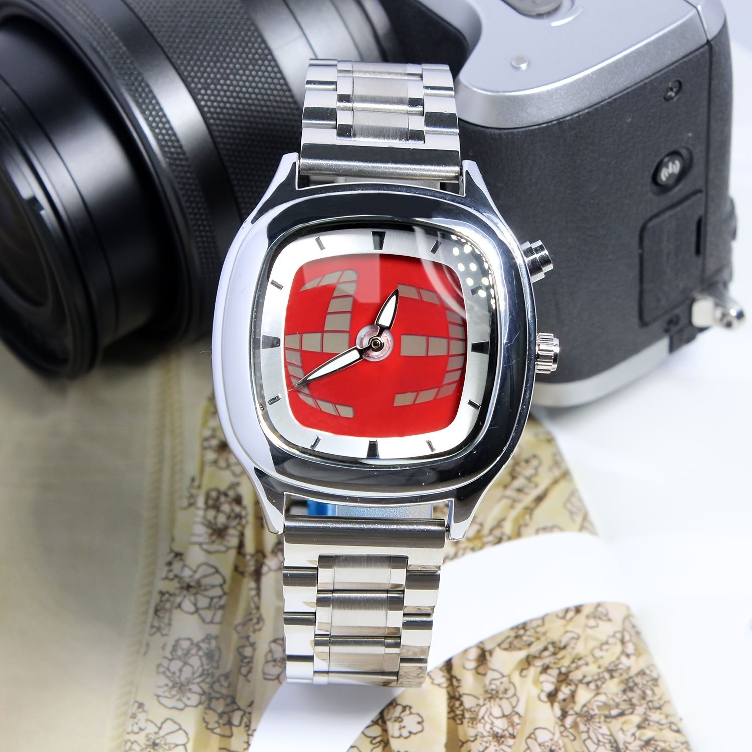 A Unique Alien-shaped Dual-display Quartz Watch, A Men's Trendy And Stylish Golden Watch, Stainless Steel Butterfly Case Square Men's Watch