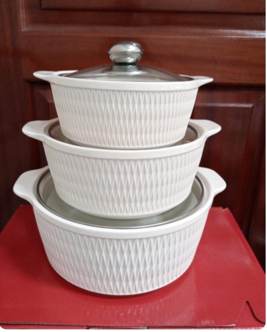 3 PCS CERAMIC SERVING BOWLS/POTS.High quality 3in1 ceramic serving Pots ,Capacity: 3Litres,2Litres& 1litre White color