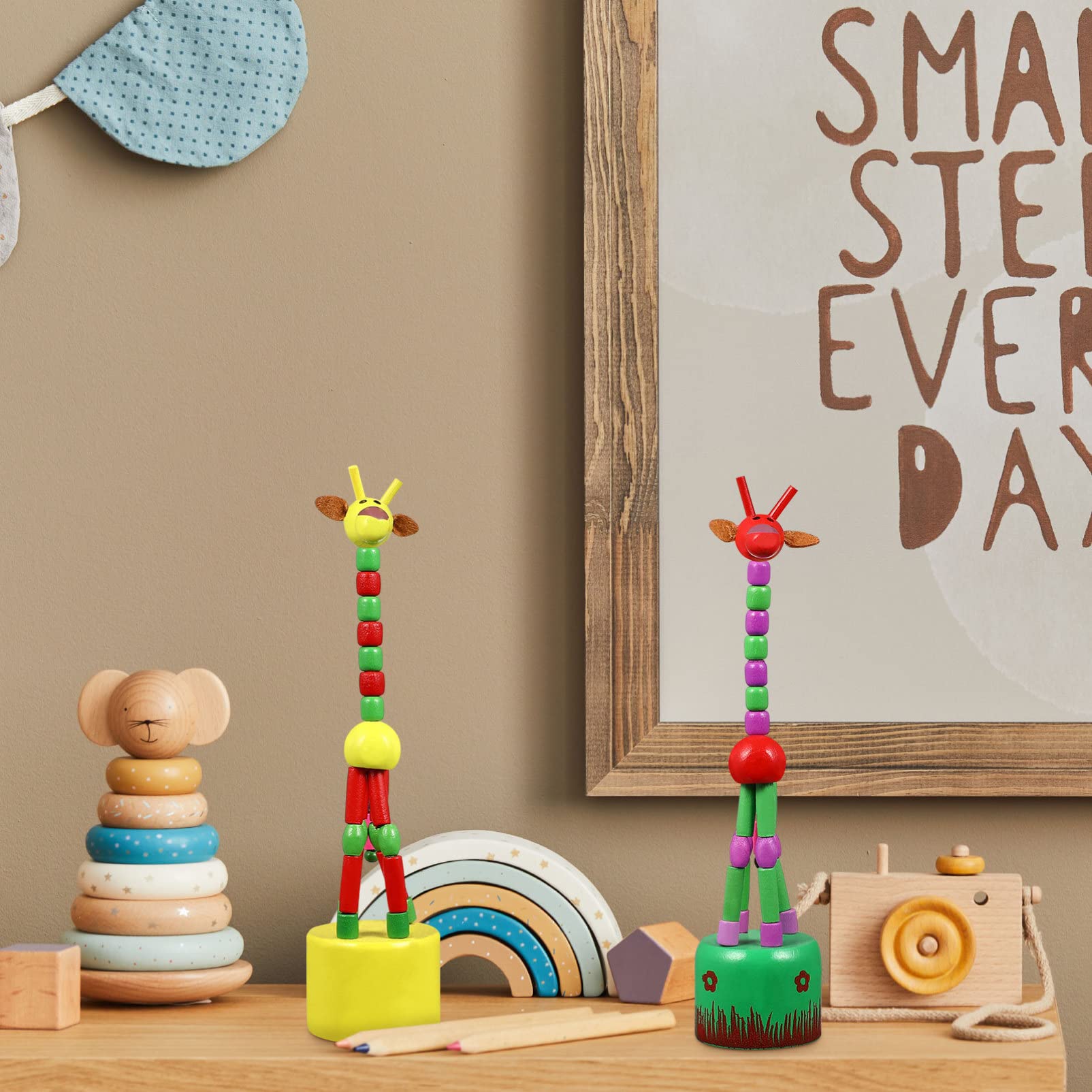 5Pcs Wooden Giraffe Figurine Toy, Finger Puppets Dancing Rocking Giraffe Finger Puppets Push Up Toys for Boys Kids Girls (Random Style)