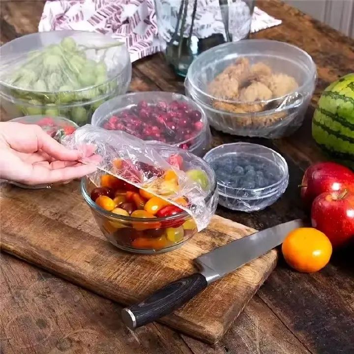 Apple-Shaped Wall-Mounted Plastic Wrap Storage Box with 100 Cling Films – Punch-Free, Large Capacity Organizer for Kitchen, Bathroom, Shower Cap, Foil, Food Bags, Easy to Install