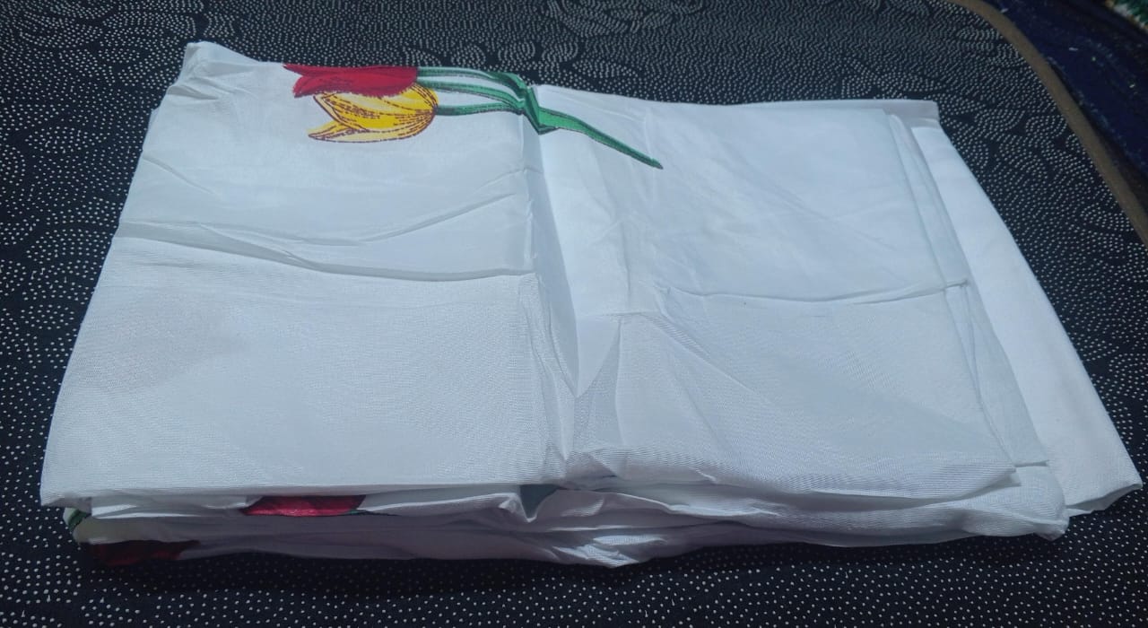 5"6 2pc bedsheets 
200cmx230cm
poly cotton 
Available