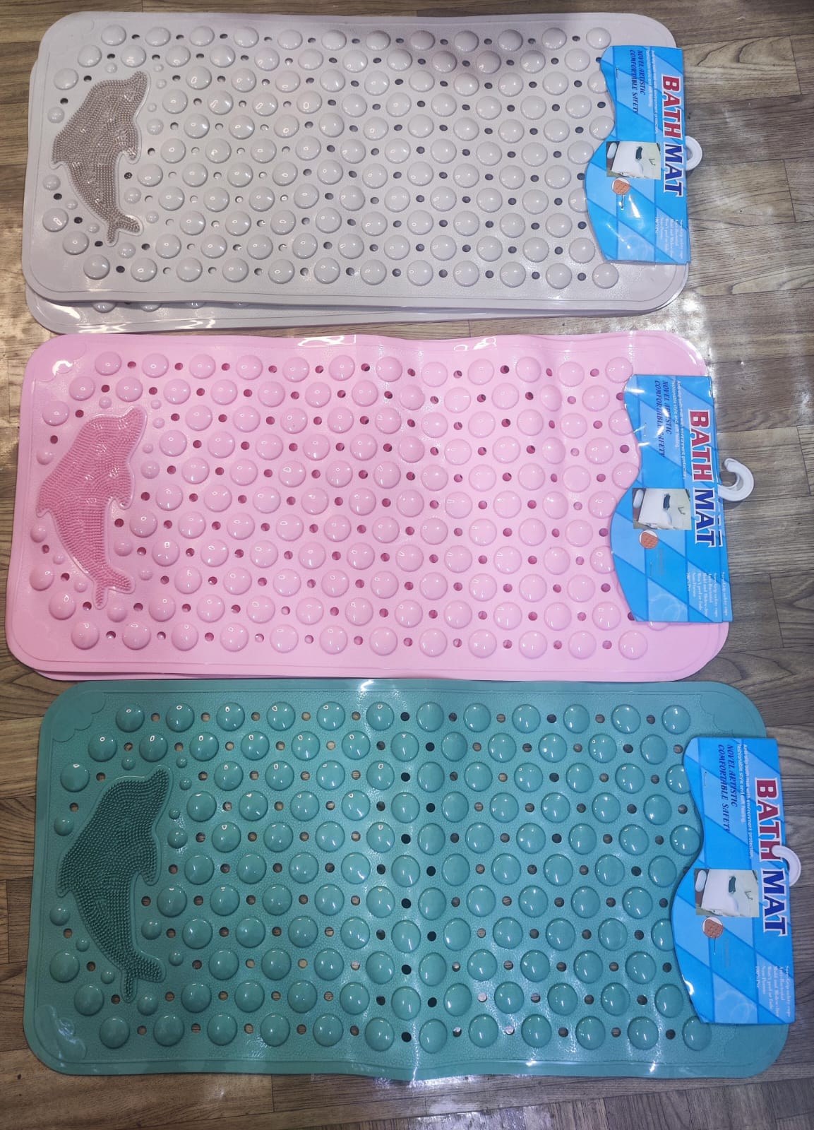🛁✨ Anti-Slip Bathroom Mat – Dolphin Design | 35x70 cm | Suction Poles | Self-Attaching to the Floor | Smooth Bubble Comfort for Your Feet