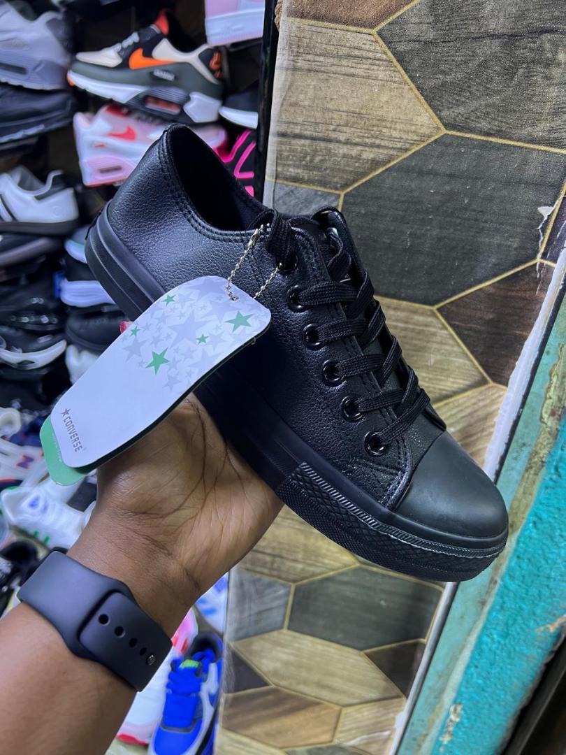 Leather rubbers shoes,flat canvas all stars, available from sizes 37-42 in different colours, Maroon,grey,white red-cut,black sole white,black ,white black-cut,quality assured, leather