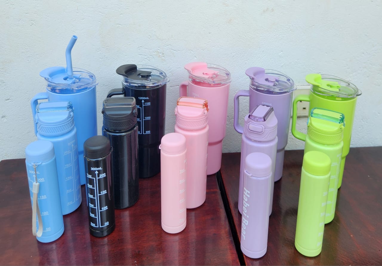 3-in-1 Stanley Bottle with Quality Handle – 1200 ml / 650 ml / 280 ml bottles in one stackable, leak-proof, BPA-free set.