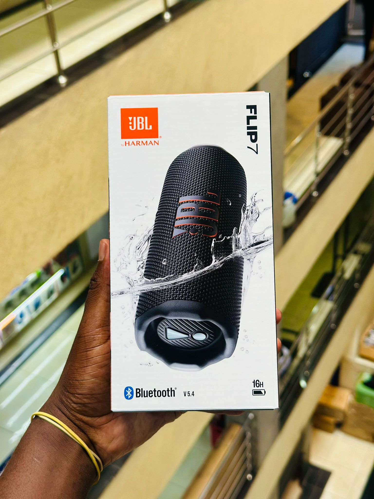 🥳 🎶 🔥 Jbl Flip 7, Wireless Portable Speaker,Deep Punchy Bass, 16 Hrs of Playtime, IP68 Waterproof, Dustproof and Drop-Proof, Pro Sound with AI Boost, Auracast Multi-Speaker Connection🔊 ✅
