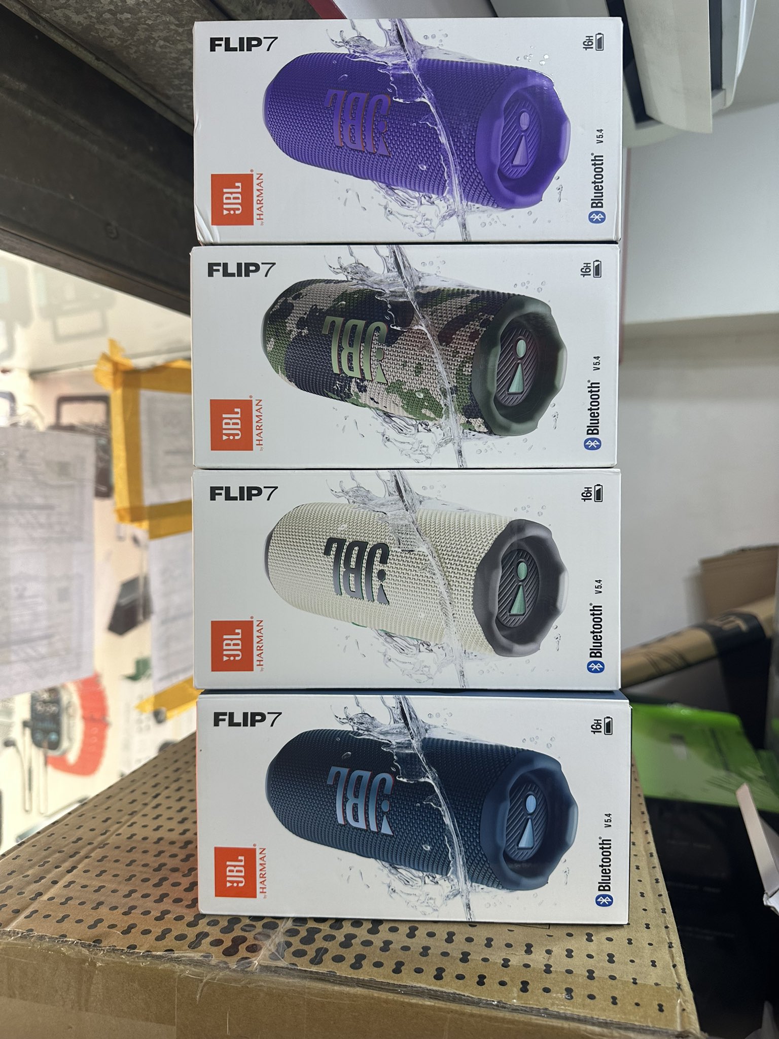 🥳 🎶 🔥 Jbl Flip 7, Wireless Portable Speaker,Deep Punchy Bass, 16 Hrs of Playtime, IP68 Waterproof, Dustproof and Drop-Proof, Pro Sound with AI Boost, Auracast Multi-Speaker Connection🔊 ✅