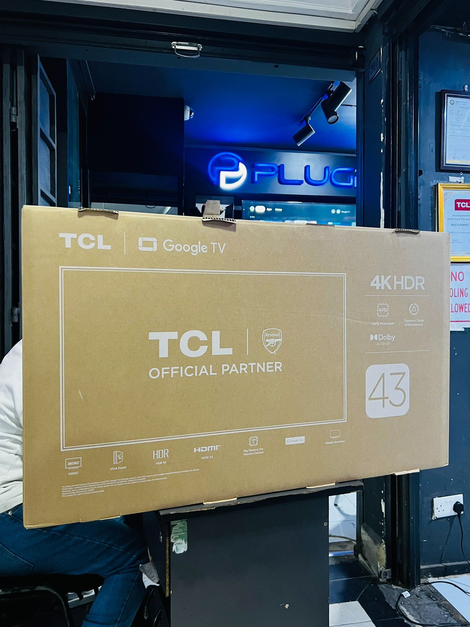 TCL 43 Inches  4K UHD V6C model, HDR Smart Google TV Ultra HD Direct LED, Netflix, YouTube, Dolby Audio,sleek bezel-less  design With Free Gift of Wall Mount and TV GUARD