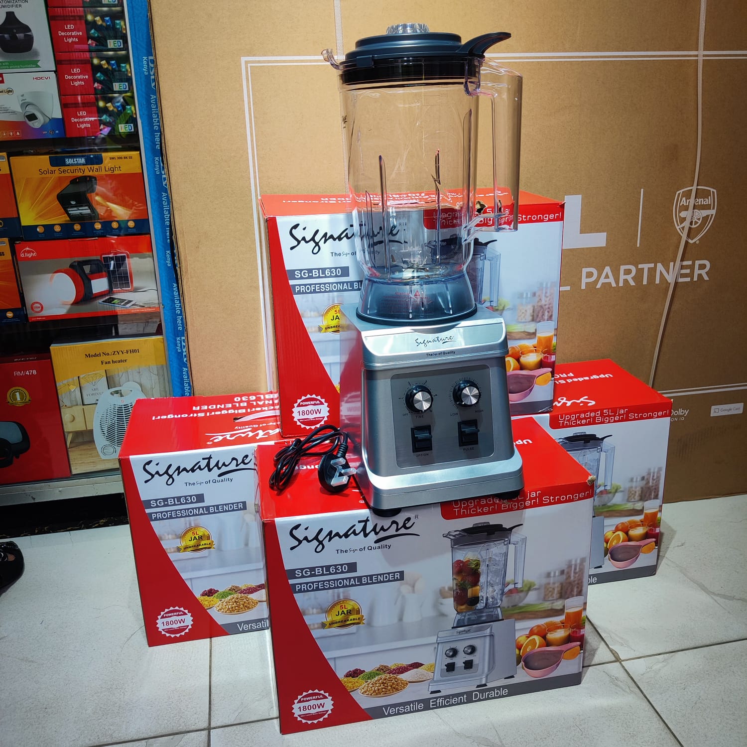 Signature Heavy duty 5L Commercial Blender for Smoothies 1800W, Stainless Steel Blade, Heavy-Duty Commercial Blender for Restaurant, Smoothies, Ice Crush, Shakes, and uji power Self-Cleaning