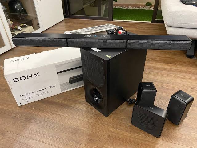 Sony HT-S40R Real 5.1ch Dolby Audio Soundbar for TV with Subwoofer & Wireless Rear Speakers, 5.1ch Home Theatre System (600W, Bluetooth & USB Connectivity, HDMI & Optical Connectivity.Sony hometheatre