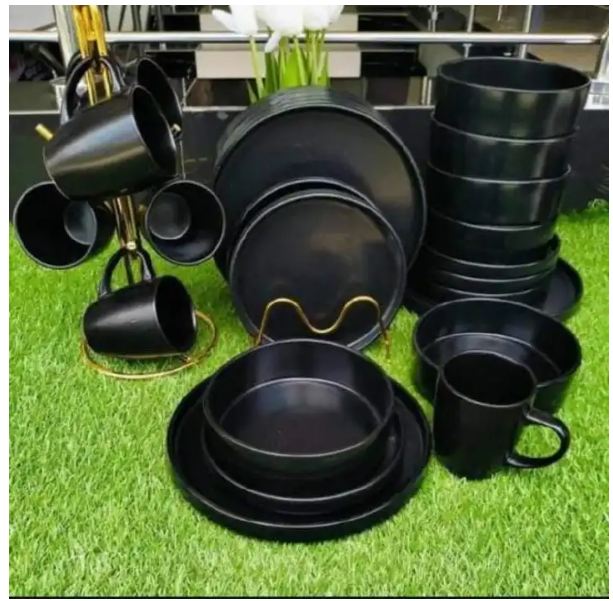 24 PCS BLACK DINNER SET, a combination of plates, side plates, cups and bowls to cater for different serving needs while ensuring a touch of class and elegance.