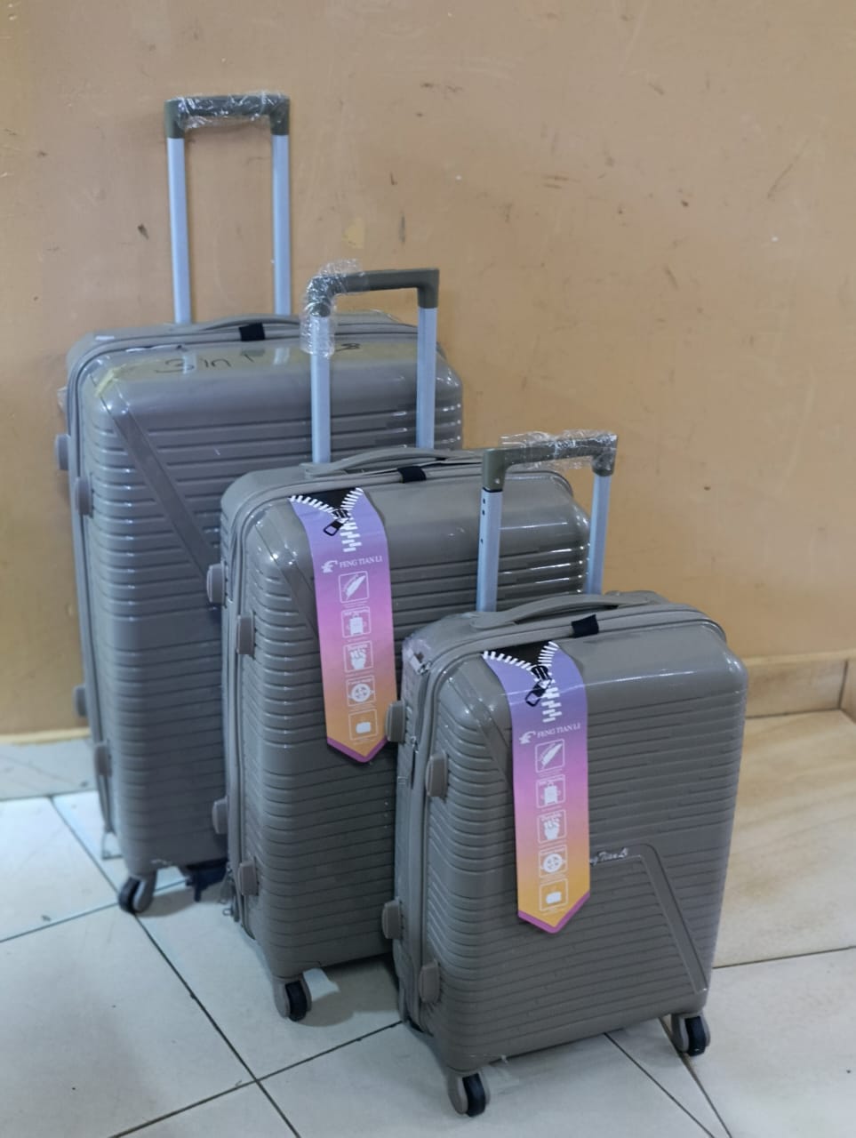 3 in 1 Unbreakable PP Suitcase

▪️Zipper closure frame.
▪️360 Easy-glide spinner wheels. 
▪️Telescopic handle system locks in multiple levels to adapt.
▪️Compression straps keep clothing neatly packed
