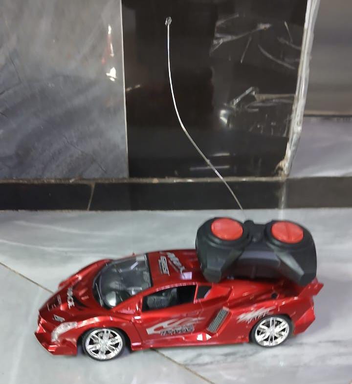 🎀Red Super Racing Car Remote Control Metallic RC Toy Cars Boys Eid Christmas Birthday Gifts😶‍🌫️race car works well on a smooth surface, suitable to play inside and in the outdoors.
Easy to Master -