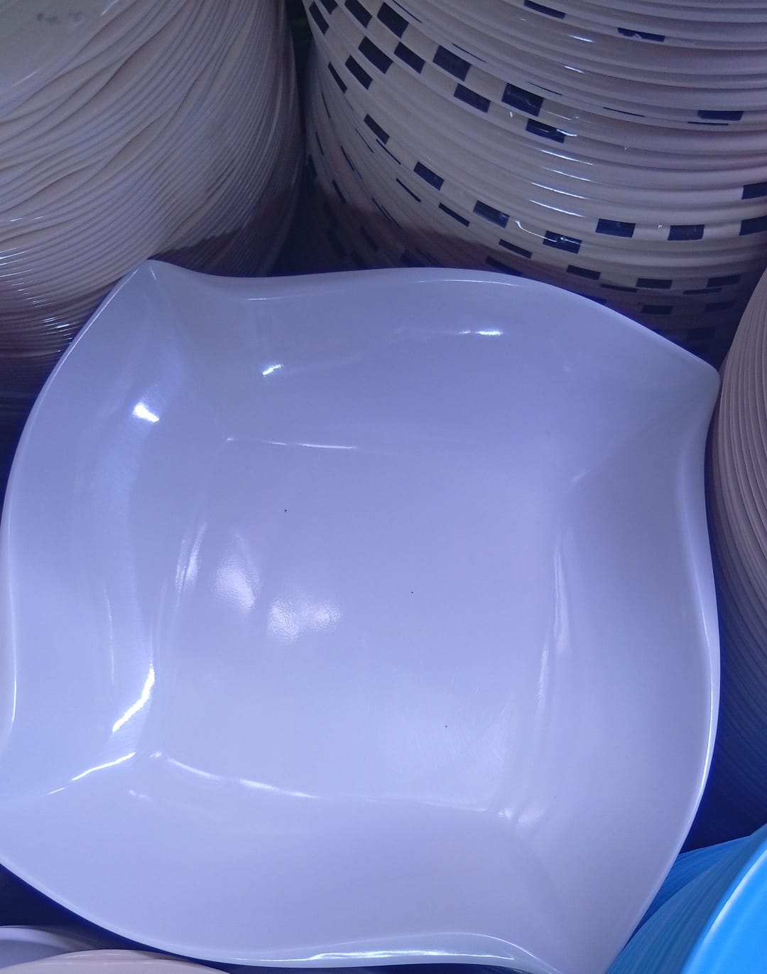 6 Pcs Melamine Plates Set
Stylish, sturdy, and made to last — these 6 melamine plates bring elegance and durability to every meal. Lightweight yet unbreakable, they’re perfect for everyday dining, par