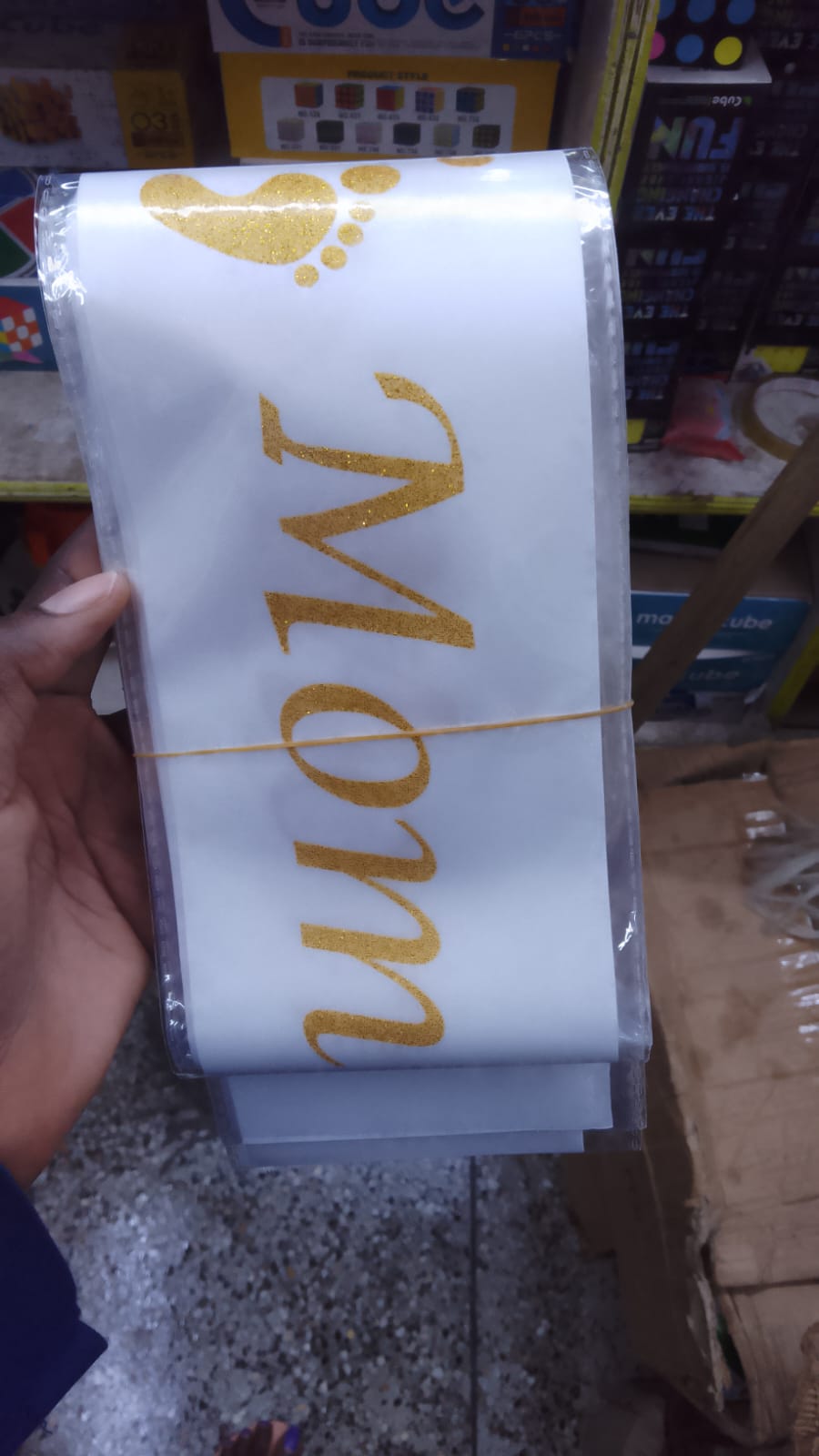 Mom-to-Be Sash – Celebrate Your Glow in Style!
Show off your pregnancy pride with this elegant and comfortable sash. Perfect for baby showers, photoshoots, or special occasions, it adds a charming tou