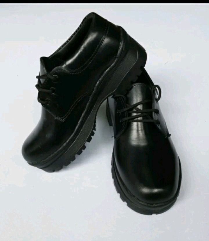 OFFER OFFER! UNISEX GENUINE LEATHER SCHOOL SHOES FOR BOYS & GIRLS, LIGHTWEIGHT, DURABLE, COMFORTABLE ALL-DAY, TOUGHEES STYLE, SOLID BLACK, PERFECT FOR SCHOOL, CASUAL, SPRING & AUTUMN WEAR