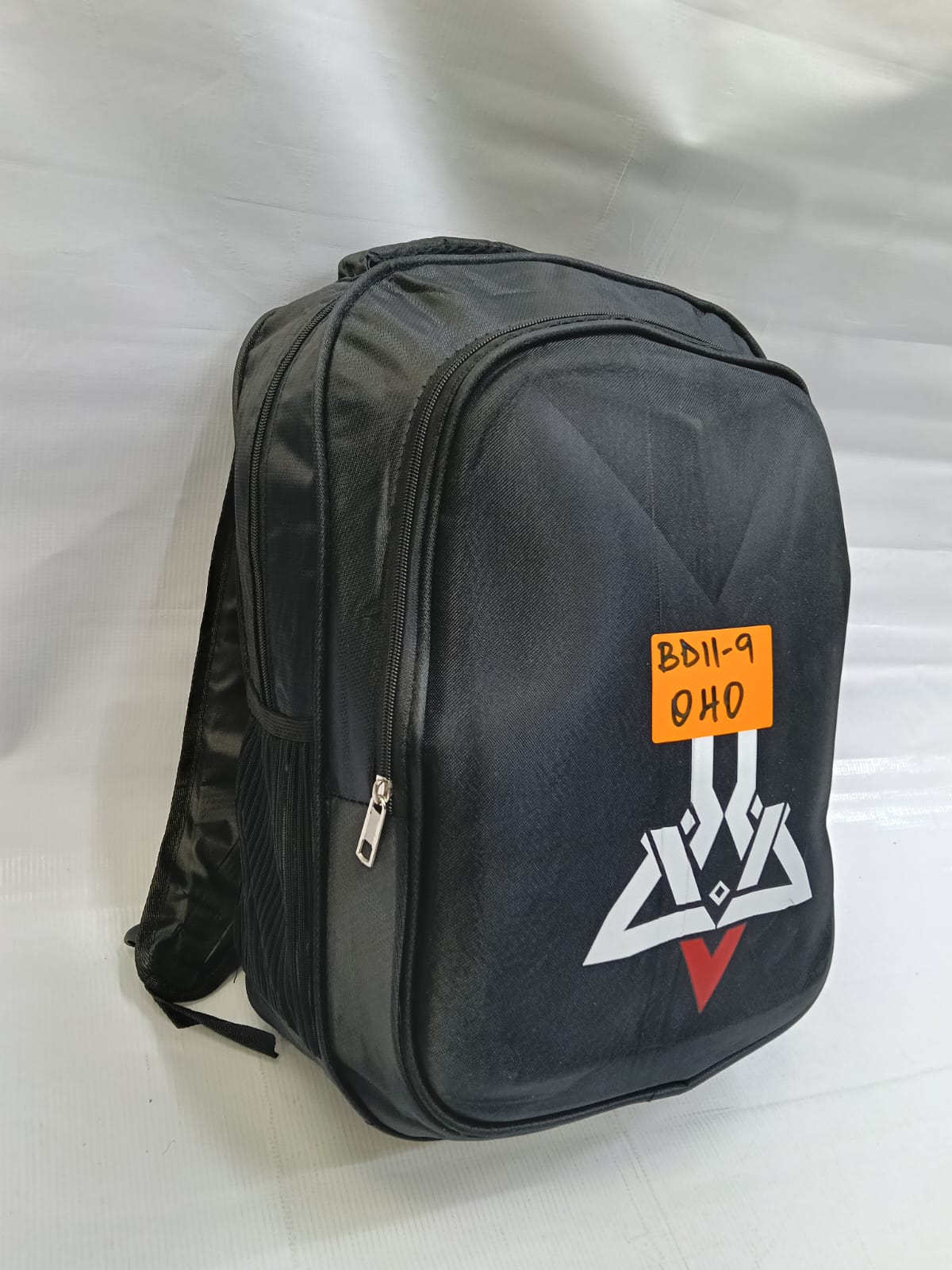 ELEGANT BAG  BIG ENOUGH  AND STRONG TO CARRY LAPTOP AND OTHER STATIONARIES