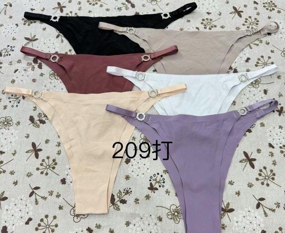 Fashion Ladies’ Seamless Panties – 3 Pieces