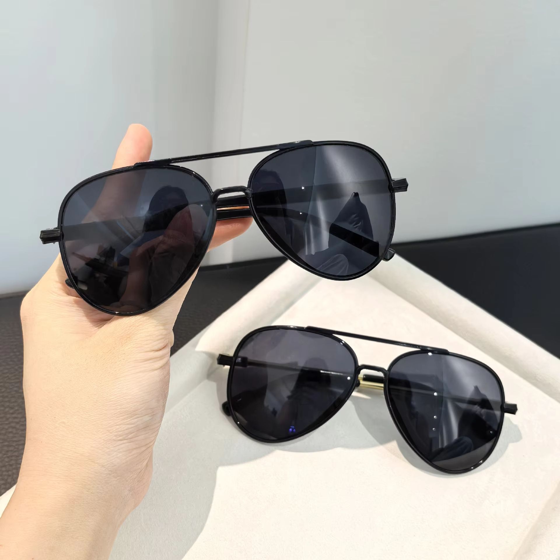 Fashion Men Vintage pilot Sunglasses Classic Brand Sun glasses Driving Female Ins Popular Eyewear For Men/Women
