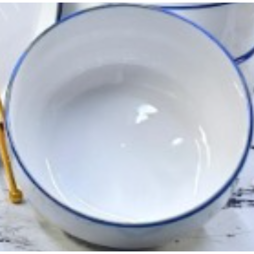 12pcs White  dinner set with blue ring. Dine in style
▪️4 Big plates 
▪️4 Side plates
▪️4 Bowls
 Elegant Ceramic Tableware – Durable, Stylish & Perfect for Family Dining or Guests