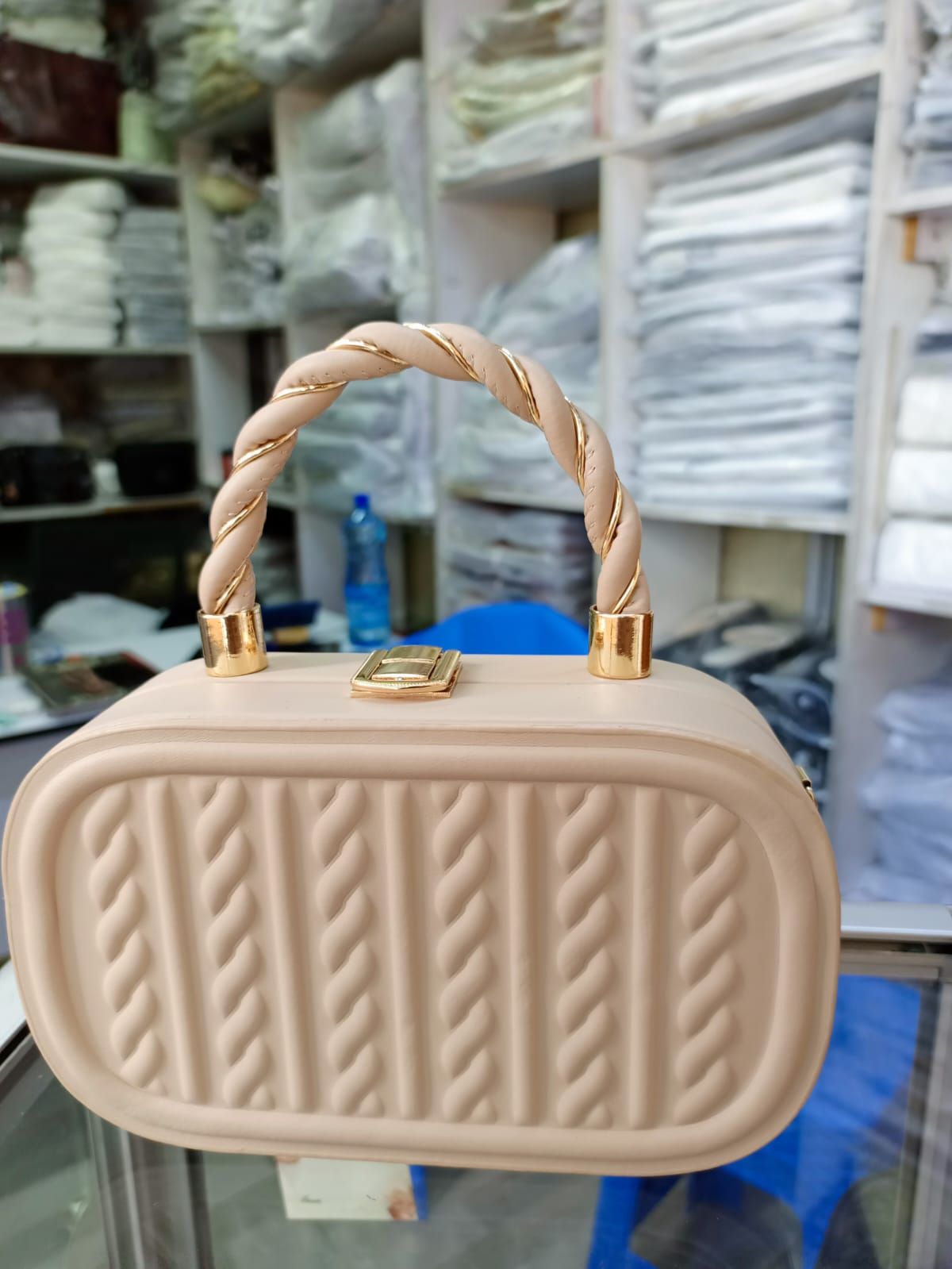 Cute Box Bag. Size 19.5*12*5.5cm. Available  in Nude only. Durable Classic Fashion Luxury handbag.