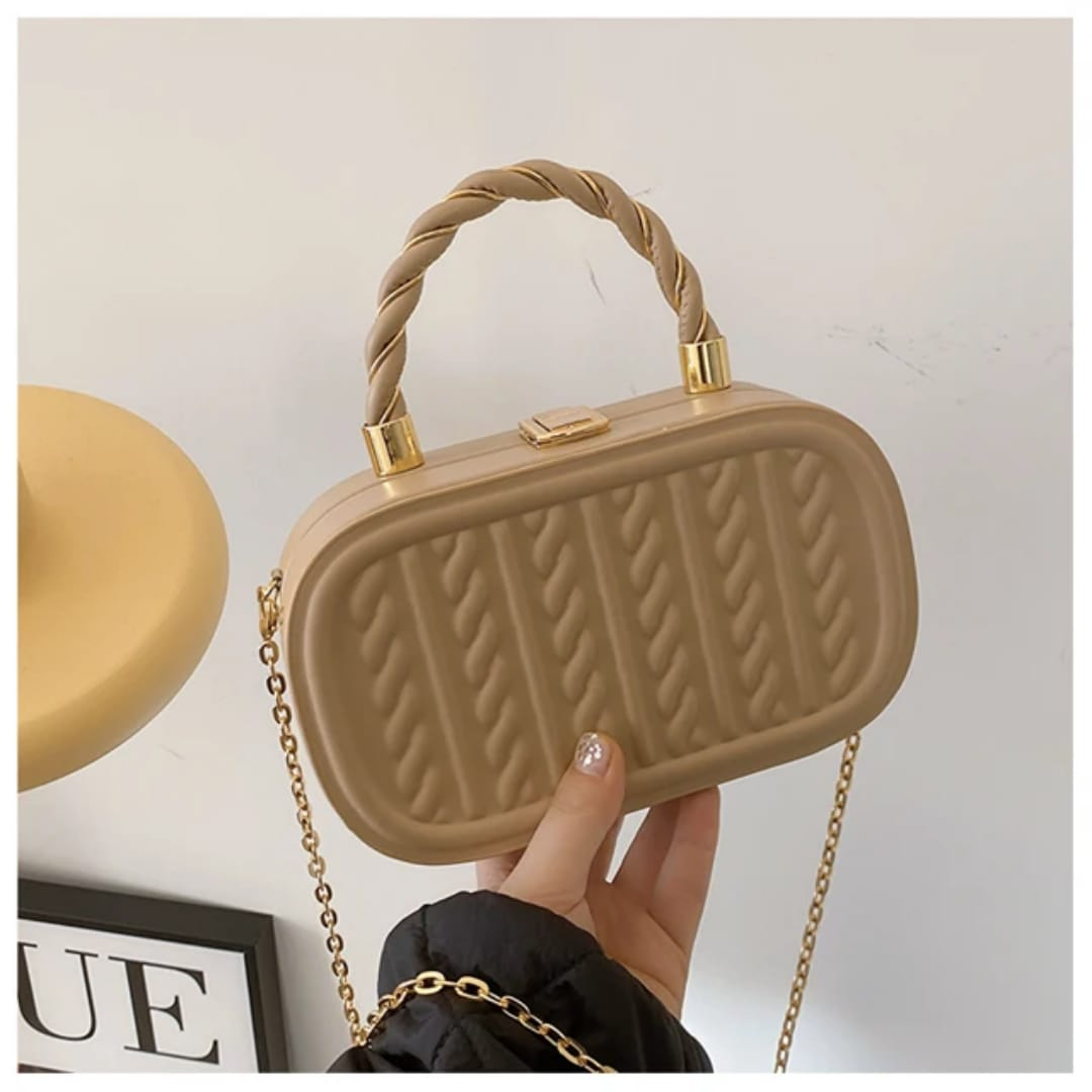 Cute Box Bag. Size 19.5*12*5.5cm. Available  in Nude only. Durable Classic Fashion Luxury handbag.