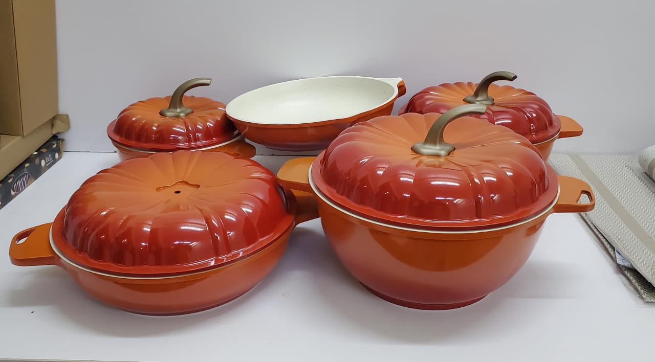 9 PIECES USFE PUMPKIN Granite cookware set.,4sets of sufuria ,Handled pan 1 piece ▶️ Color 4sets of sufuria, Handled pan 1 piece ▶️ Colors: CREAM WHITE , GREEN &ORANGE 
⏯️scratch resistant and durable