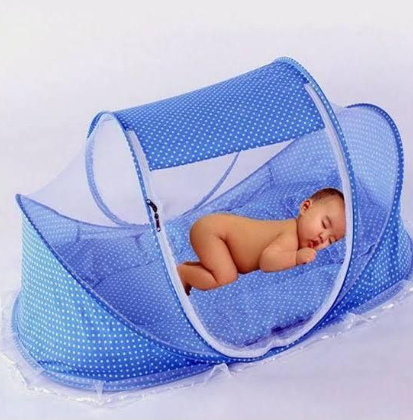 Baby Portable Bed with Cushioned Fibre Mattress & Blue Mosquito Net – Lightweight Foldable Newborn Sleeping Nest, Breathable & Comfortable Infant Travel Bed with Insect Protection