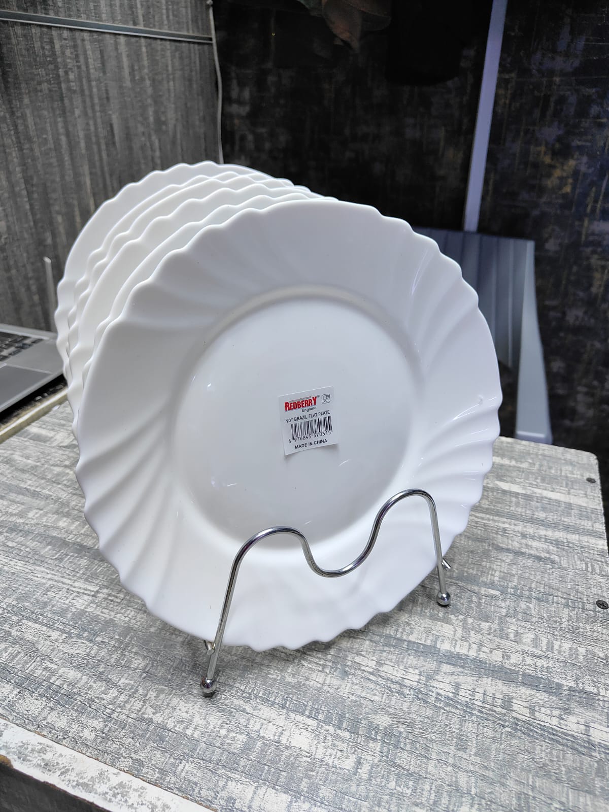 set of 6 white ceramic plates. At 10 inches each, they’re perfect for serving meals in style and elegance. Durable, versatile, and timeless, these plates are a must-have for every kitchen and dining t