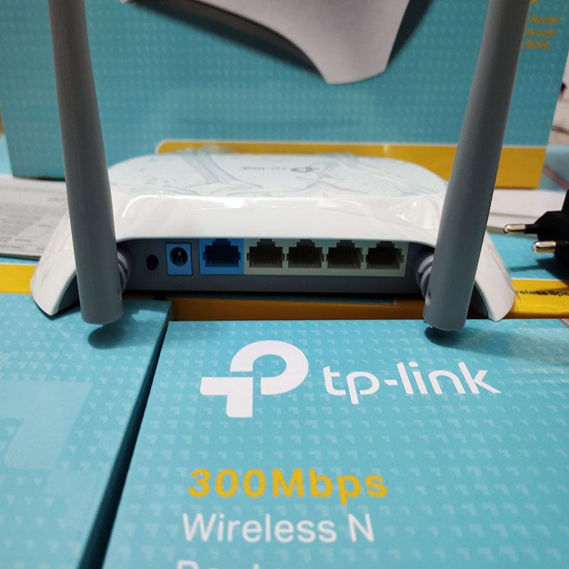 TP-Link TL-WR840N Wireless N300 Wi-Fi Router – 300Mbps High-Speed Internet, 2×5dBi Antennas, 3 LAN + 1 WAN Port, Strong Signal, Wide Coverage, Ideal for Home & Office