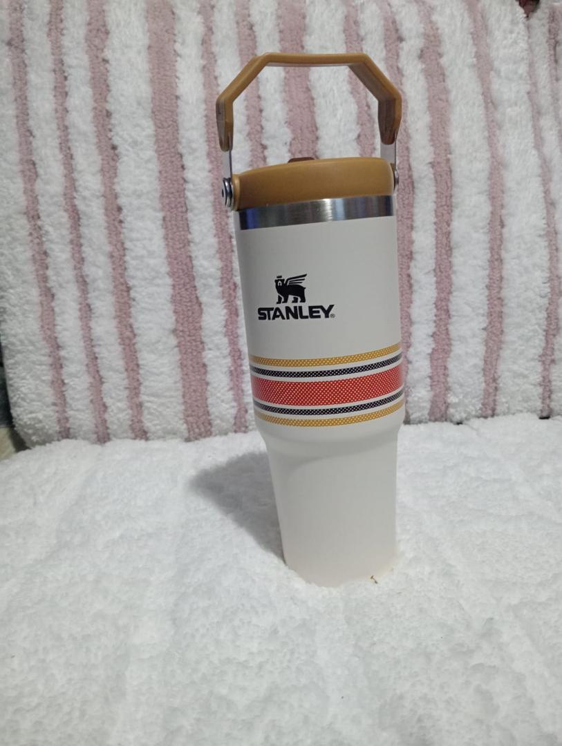ORIGINAL Quality Stanley cup serves a thermos keeps hot Upto 8 hours Thermos cup Keeps hot and Cold Quality and convenient for Work, Office and chilling. Perfect for coffee, Tea and all your Beverages