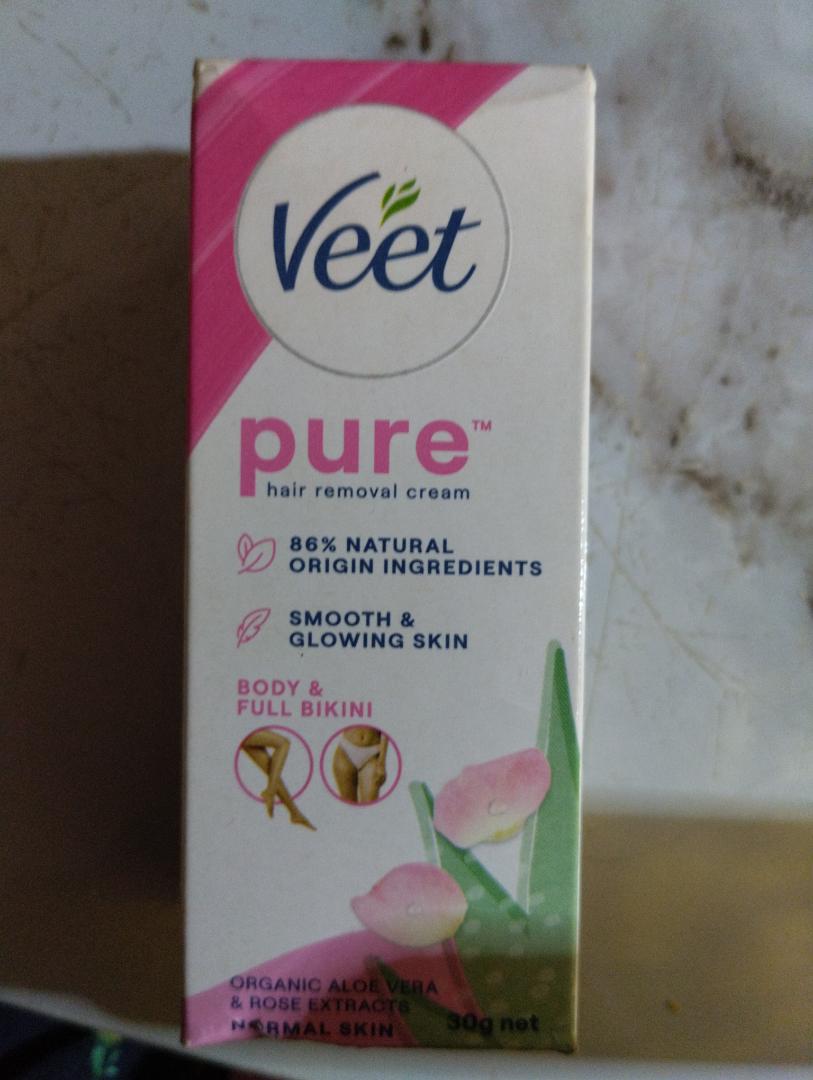 Veet pure hair removal cream.86%natural origin ingredients.Smooth &glowing skin.Body &Full body bikini