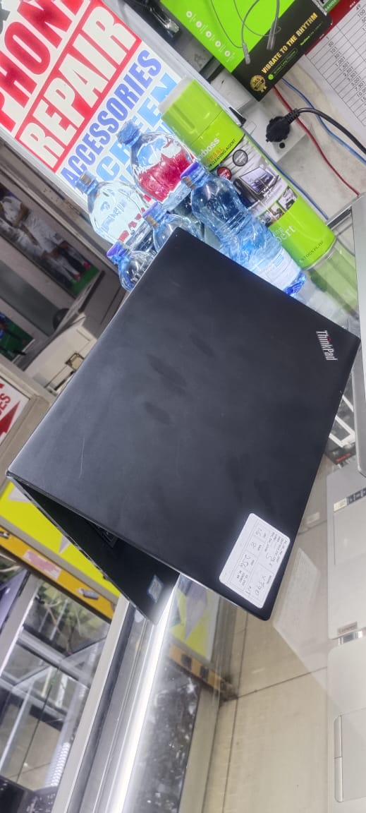 GRADE A EX UK LENOVO LAPTOP X390 8TH GENERATION 8GB RAM 256 SSD 1.6GHZ-2.0GHZ WITH WINDOWS 11PRO WITH 6MONTHS WARRANTY