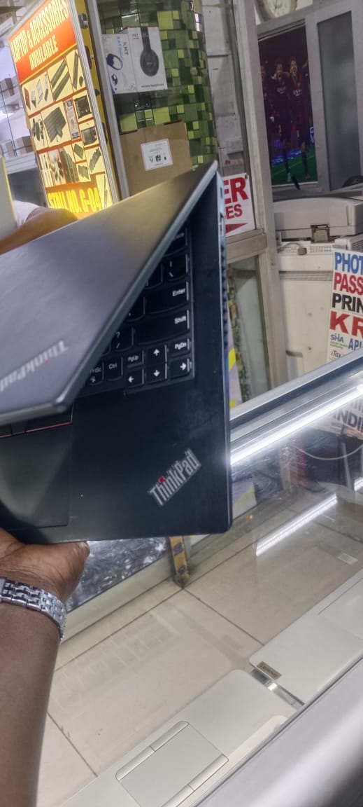 GRADE A EX UK LENOVO LAPTOP X390 8TH GENERATION 8GB RAM 256 SSD 1.6GHZ-2.0GHZ WITH WINDOWS 11PRO WITH 6MONTHS WARRANTY