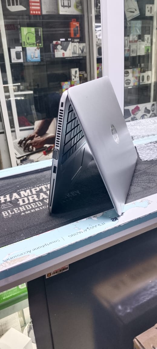 GRADE A EX UK HP ELITEBOOK 820 G4 INTEL CORE I5 WITH A SPEED OF 2.60 GHZ WITH 8GB RAM 256 SSD 14 INCH DISPLAY WITH 6 MONTH WARRANTY WINDOWS 11 PRO 7TH GENERATION WINDOWS 11 PRO