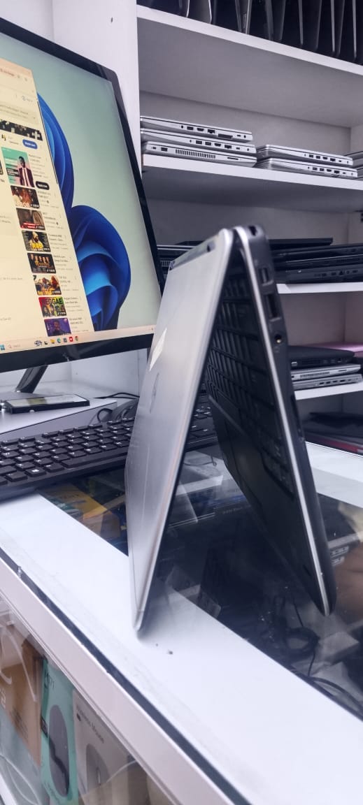 GRADE A EX UK DELL LATITUDE   E7240 COI7 4TH GENERATION  2.1 GHZ  8GB RAM 256 SSD  WIDOWS 11 PRO COMING WITH 6MONTHS WARRANTY