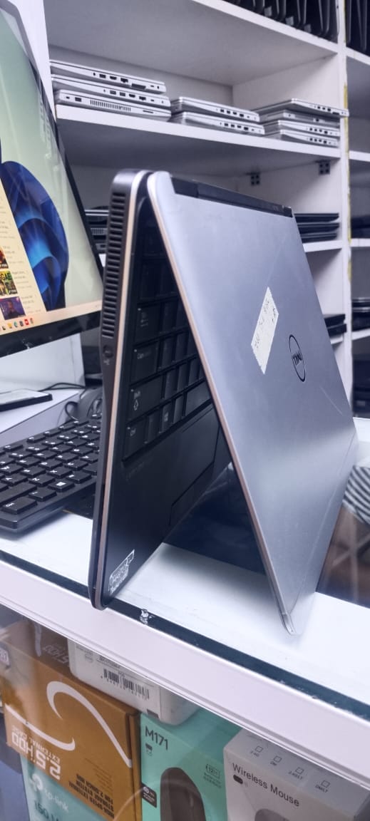 GRADE A EX UK DELL LATITUDE   E7240 COI7 4TH GENERATION  2.1 GHZ  8GB RAM 256 SSD  WIDOWS 11 PRO COMING WITH 6MONTHS WARRANTY