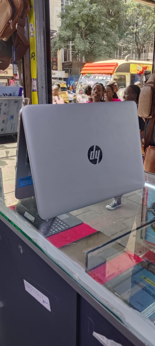 GRADE A EX UK HP EITEBOOK 820 G3 6TH GENERATION COI5 2.2GHZ 8GB RAM 256SSD WINDOWS 11 PRO WITH 6 MONTHS WARRANTY