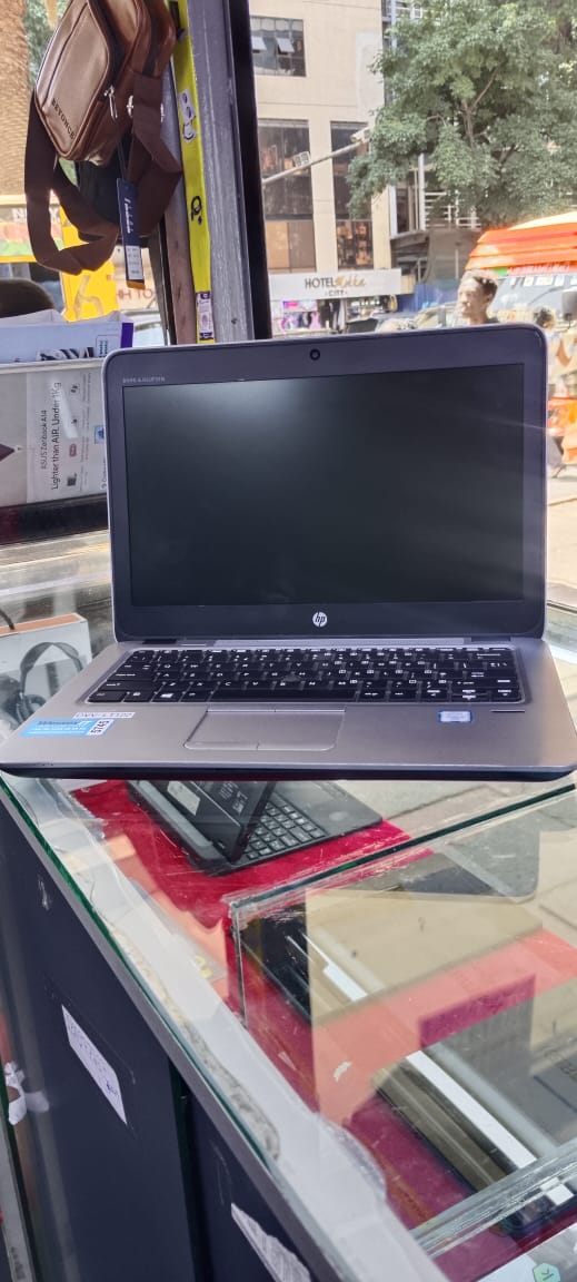 GRADE A EX UK HP EITEBOOK 820 G3 6TH GENERATION COI5 2.2GHZ 8GB RAM 256SSD WINDOWS 11 PRO WITH 6 MONTHS WARRANTY