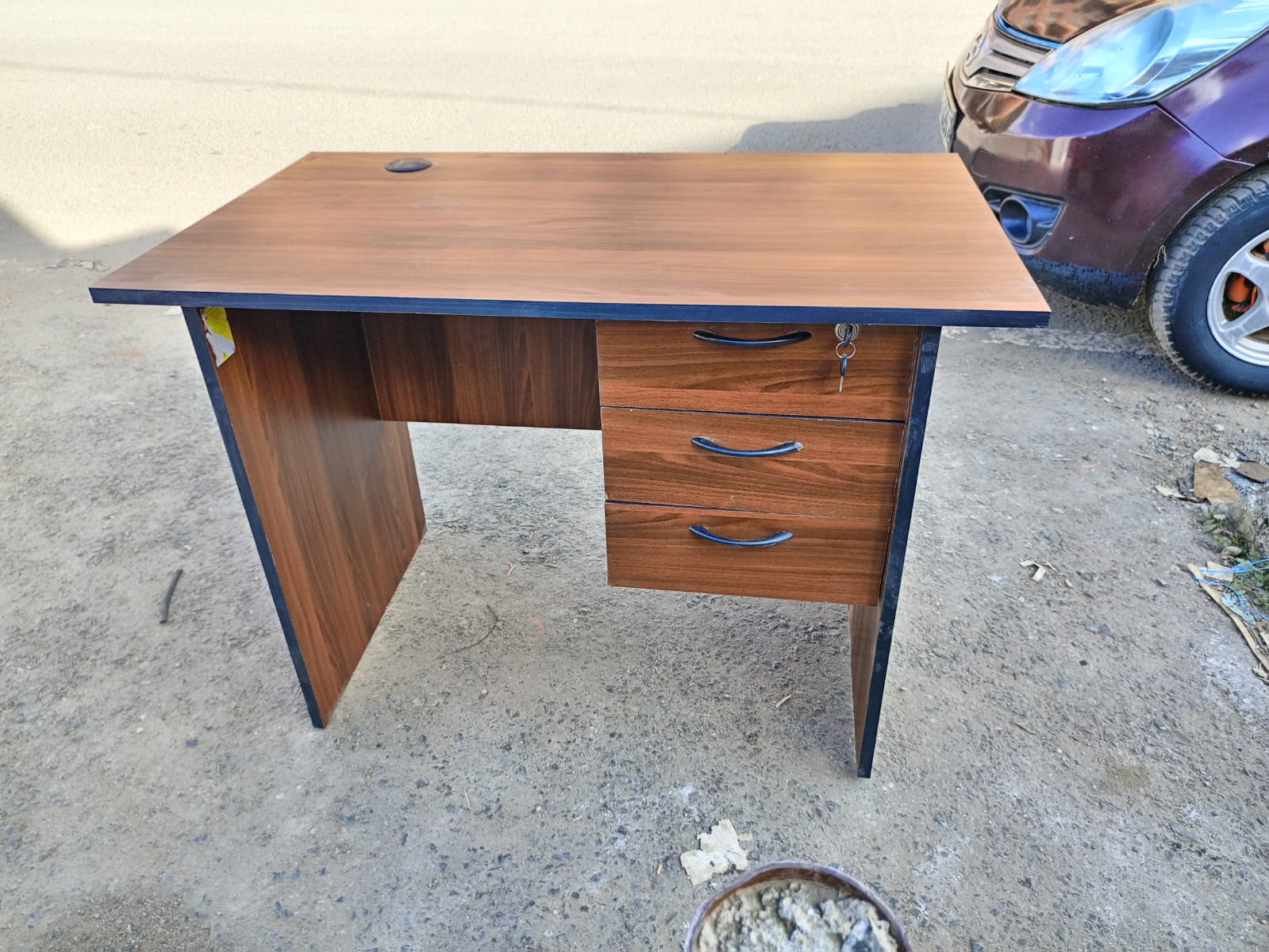 Modern office and home study desk/table  ideal for working and studying purposes both at home and in the office to help you maintain your posture.