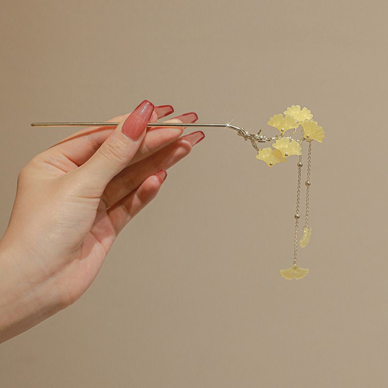 2025 temperament Ginkgo leaf tassel hairpin for women, exquisite and high-end feeling, round headed bun hairpin, simple and modern hairpin headwear