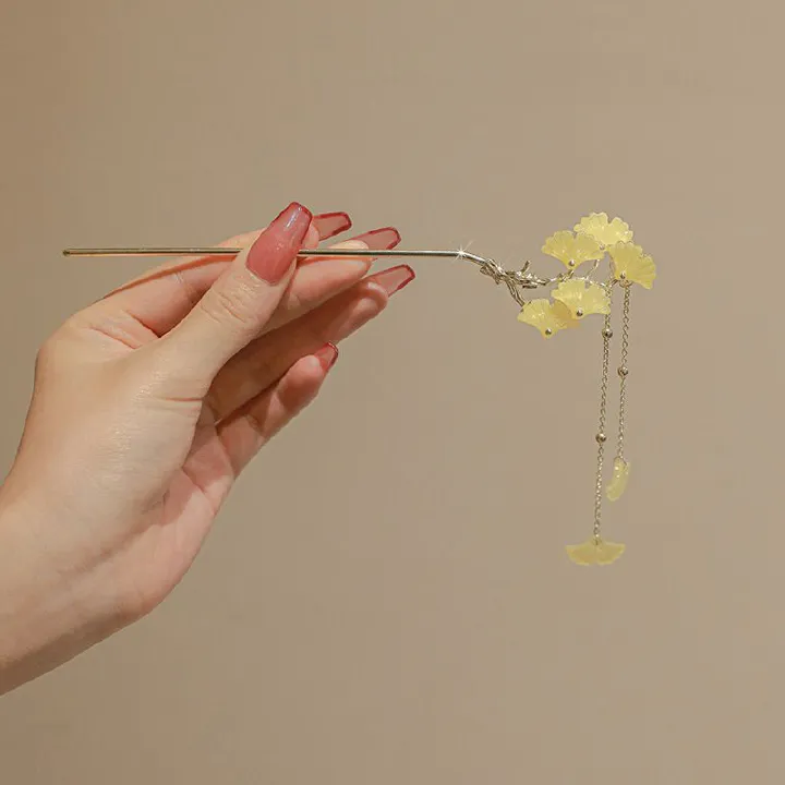 2025 temperament Ginkgo leaf tassel hairpin for women, exquisite and high-end feeling, round headed bun hairpin, simple and modern hairpin headwear