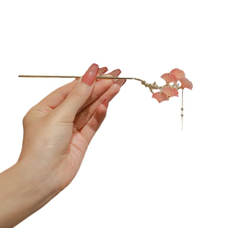 2025 temperament Ginkgo leaf tassel hairpin for women, exquisite and high-end feeling, round headed bun hairpin, simple and modern hairpin headwear