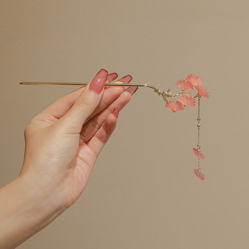 2025 temperament Ginkgo leaf tassel hairpin for women, exquisite and high-end feeling, round headed bun hairpin, simple and modern hairpin headwear
