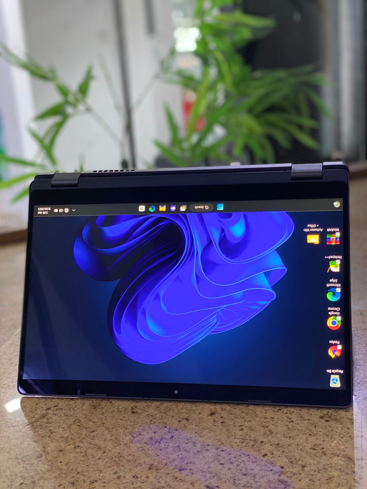 Dell Latitude 5300 2 IN 1 Refurbished Laptop Touch Screen X360 intel Core i5 8th generation 8GB RAM & 256GB SSD Storage 
with backlight keyboard with free laptop bag and Mouse