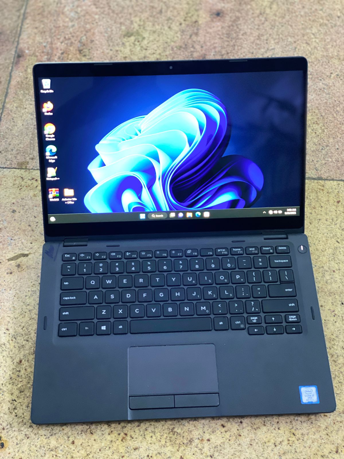 Dell Latitude 5300 2 IN 1 Refurbished Laptop Touch Screen X360 intel Core i5 8th generation 8GB RAM & 256GB SSD Storage 
with backlight keyboard with free laptop bag and Mouse