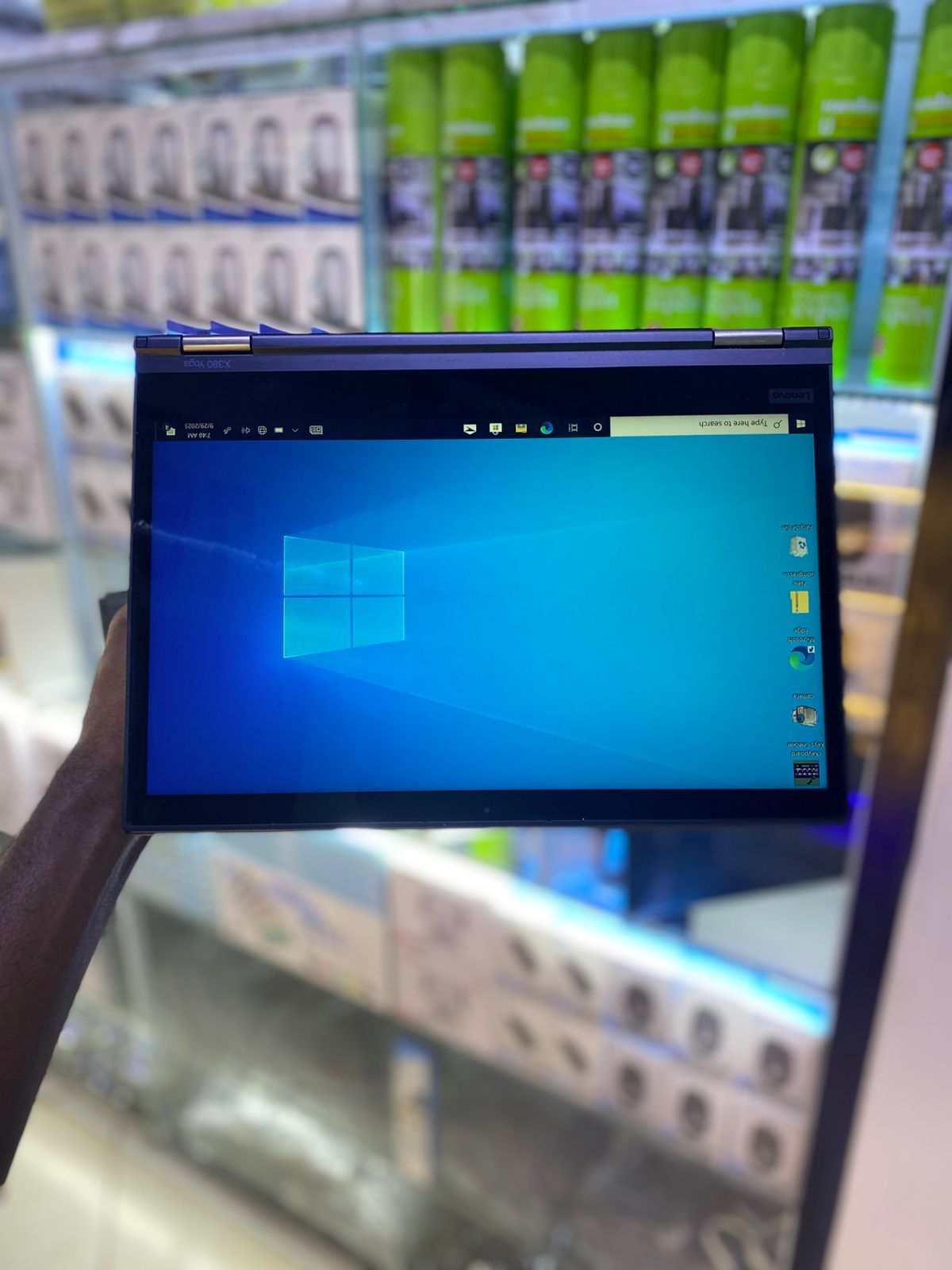 Lenovo ThinkPad X380 Yoga Intel Core i7 8th generation Touch Screen X360 Convertible 2 in 1 Refurbished Laptop with Stylus pen 
8GB RAM & 512GB SSD Storage backlight keyboard & fingerprint sensor