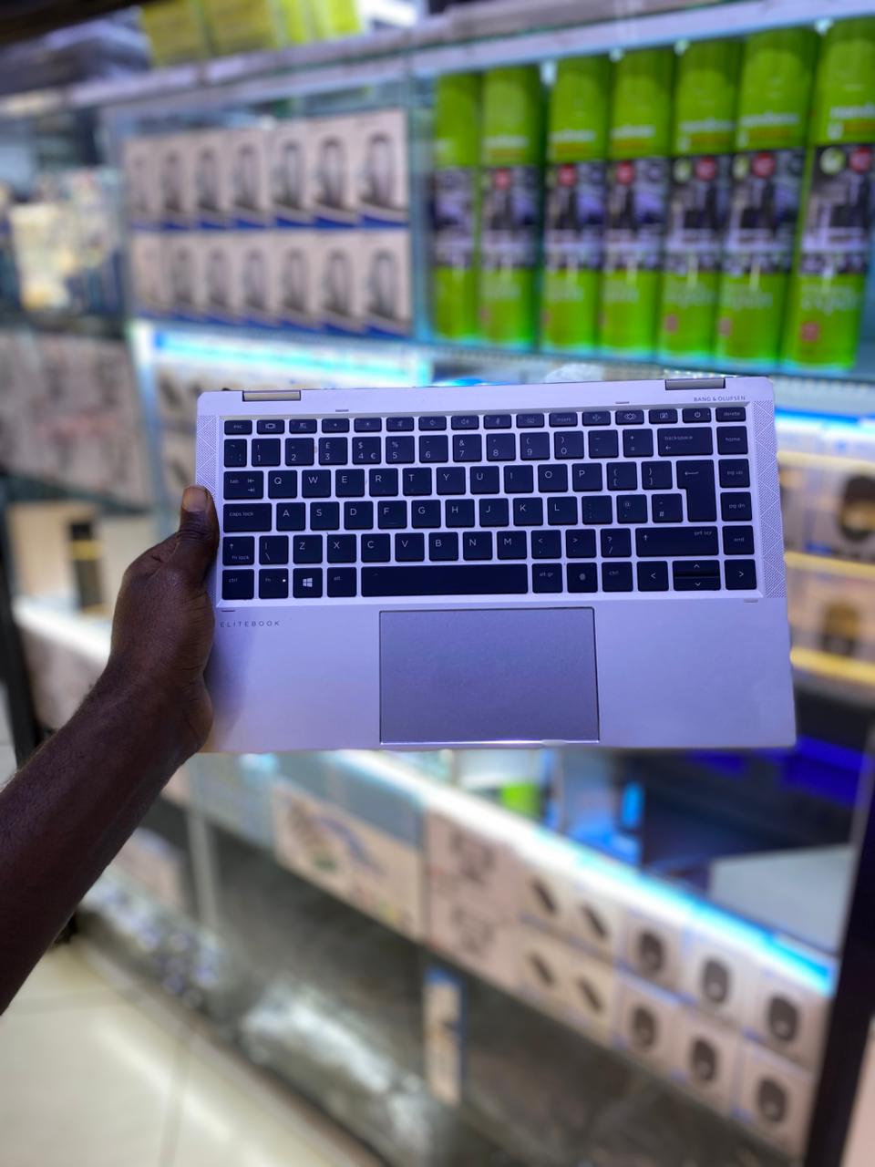 HP EliteBook x360 1040 G8 – Intel Core i7 11th Gen, 32GB RAM, 512GB SSD, 14-inch Touchscreen Convertible Laptop Intel Iris Xe Graphics